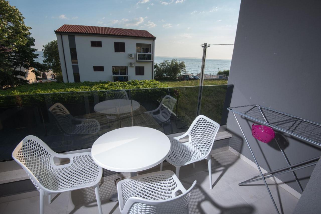 Apartments Adriatic Podstrana Kültér fotó