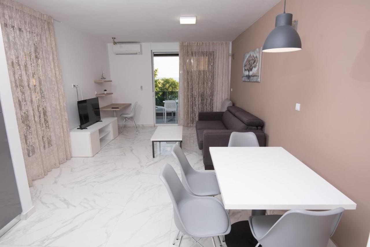 Apartments Adriatic Podstrana Kültér fotó